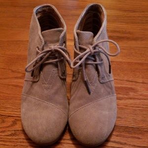 TOMS suede desert wedge.